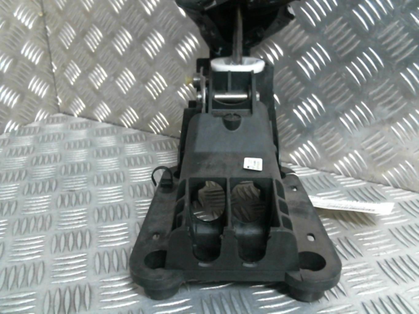 Levier de vitesses PEUGEOT 208 1 PHASE 1 Essence - 1
