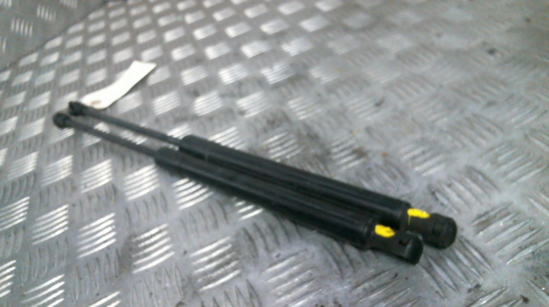 Verin de capot RENAULT MEGANE 4 PHASE 1 BREAK Diesel - 1