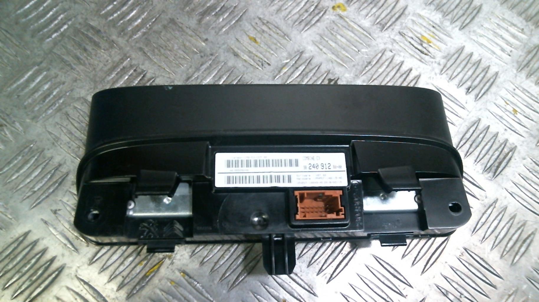 Compteur CITROEN C4 CACTUS Essence - 1