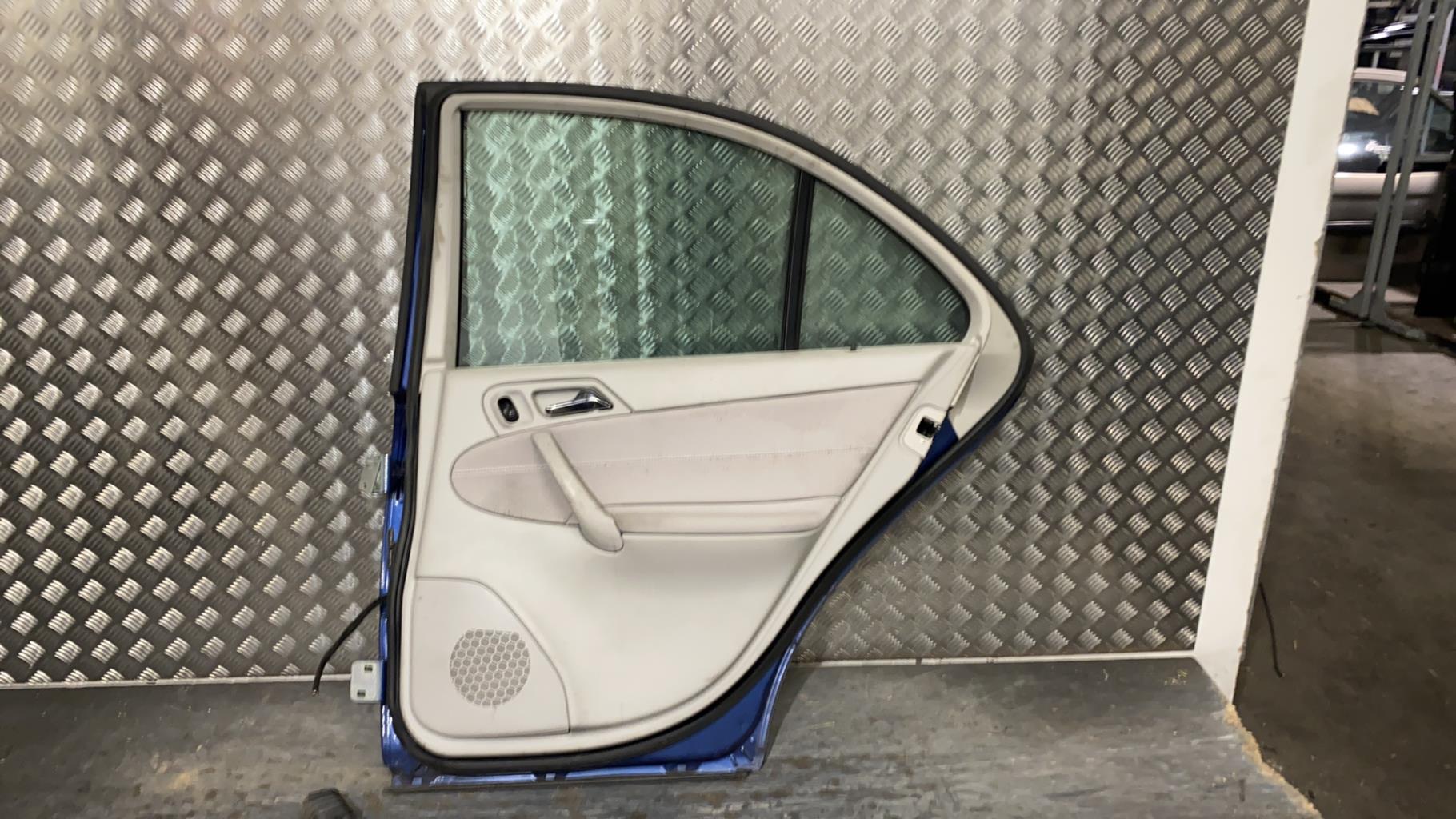 Portiera posteriore destra MERCEDES CLASSE C 203 PHASE 2 Diésel - 1
