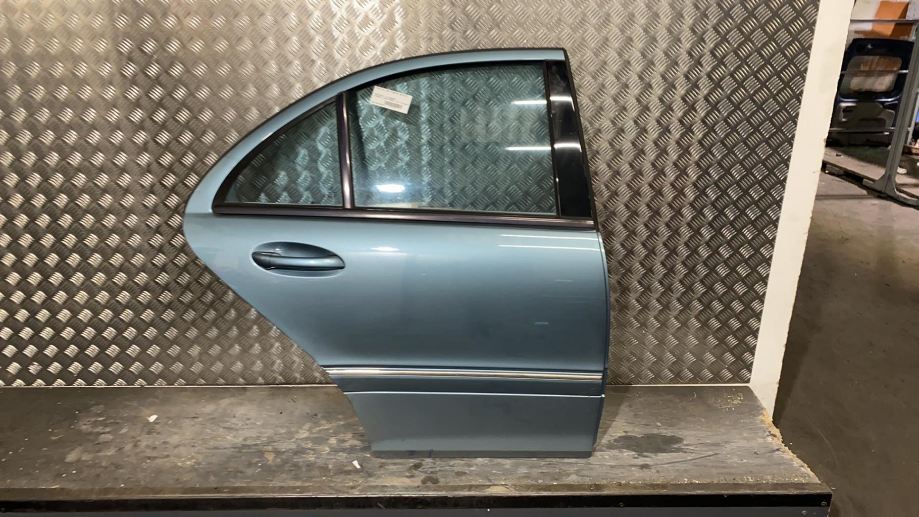 Portiera posteriore destra MERCEDES CLASSE C 203 PHASE 1 Diésel - 1