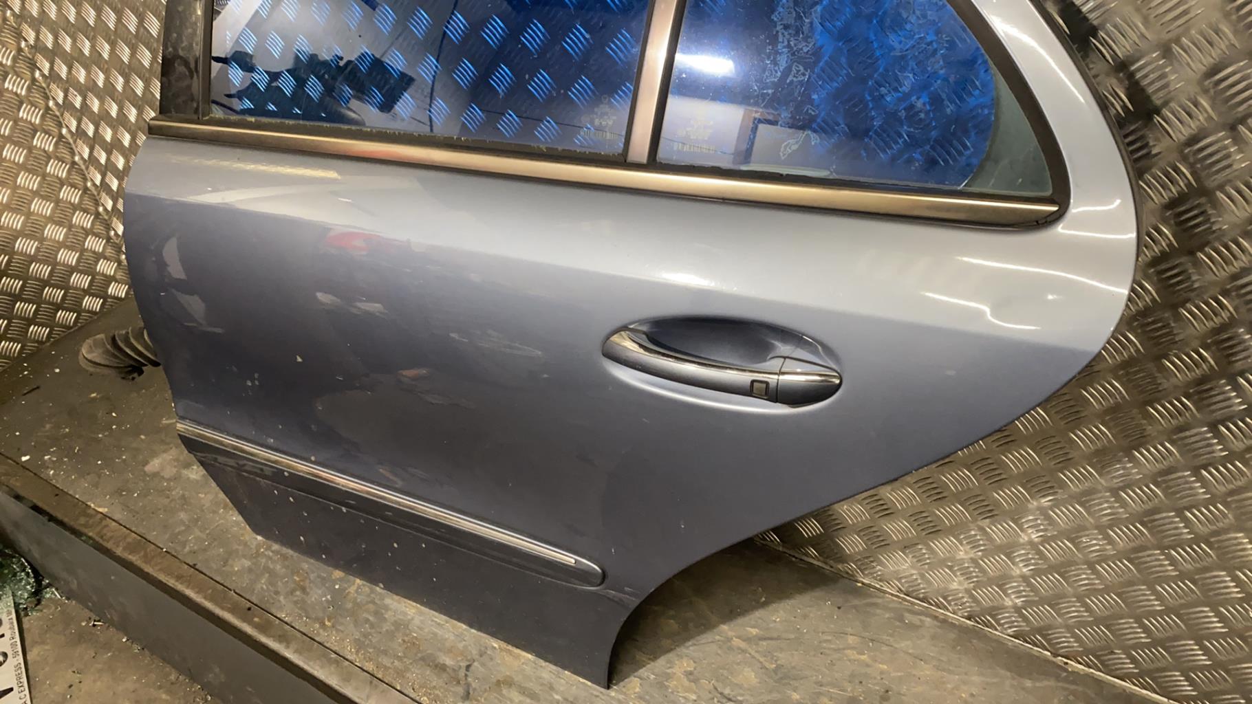 Portiera posteriore sinistra MERCEDES CLASSE E 211 PHASE 1 Diésel - 1