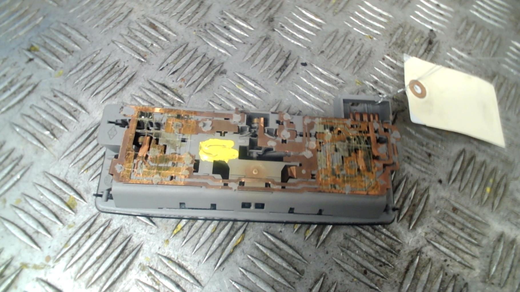 Eclairage de plafonnier NISSAN PRIMERA 4 Diesel - 1