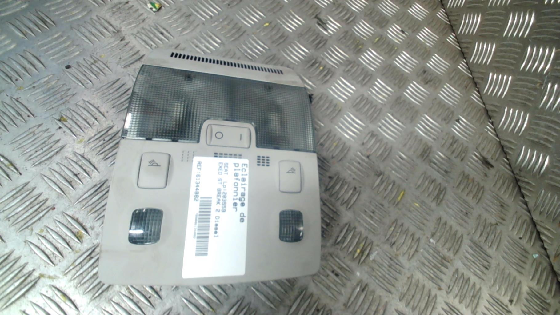 Eclairage de plafonnier SEAT EXEO ST BREAK Diesel - 1
