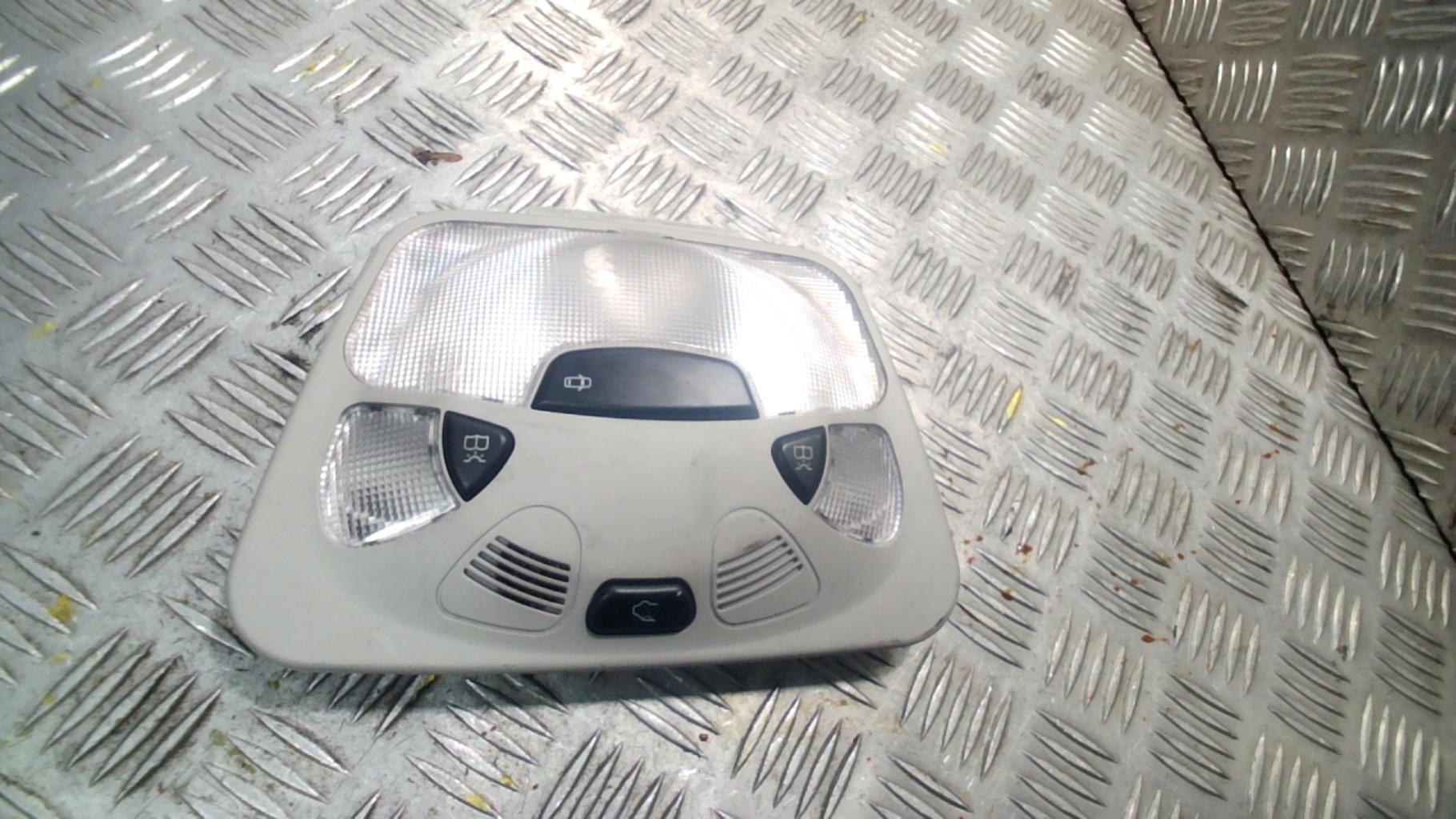 Luce di cortesia MERCEDES CLASSE C 203 COUPE SPORT PHASE 2 Diésel - 1