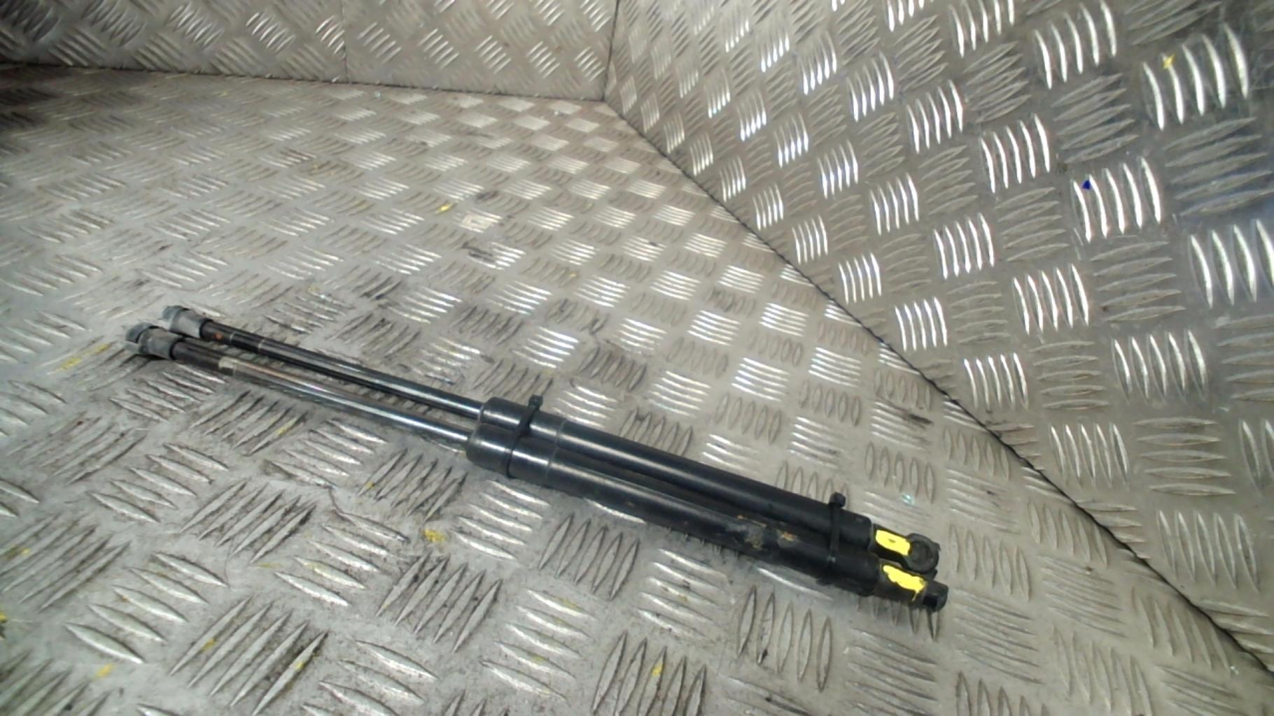 Verin de capot CITROEN C6 Diesel - 1