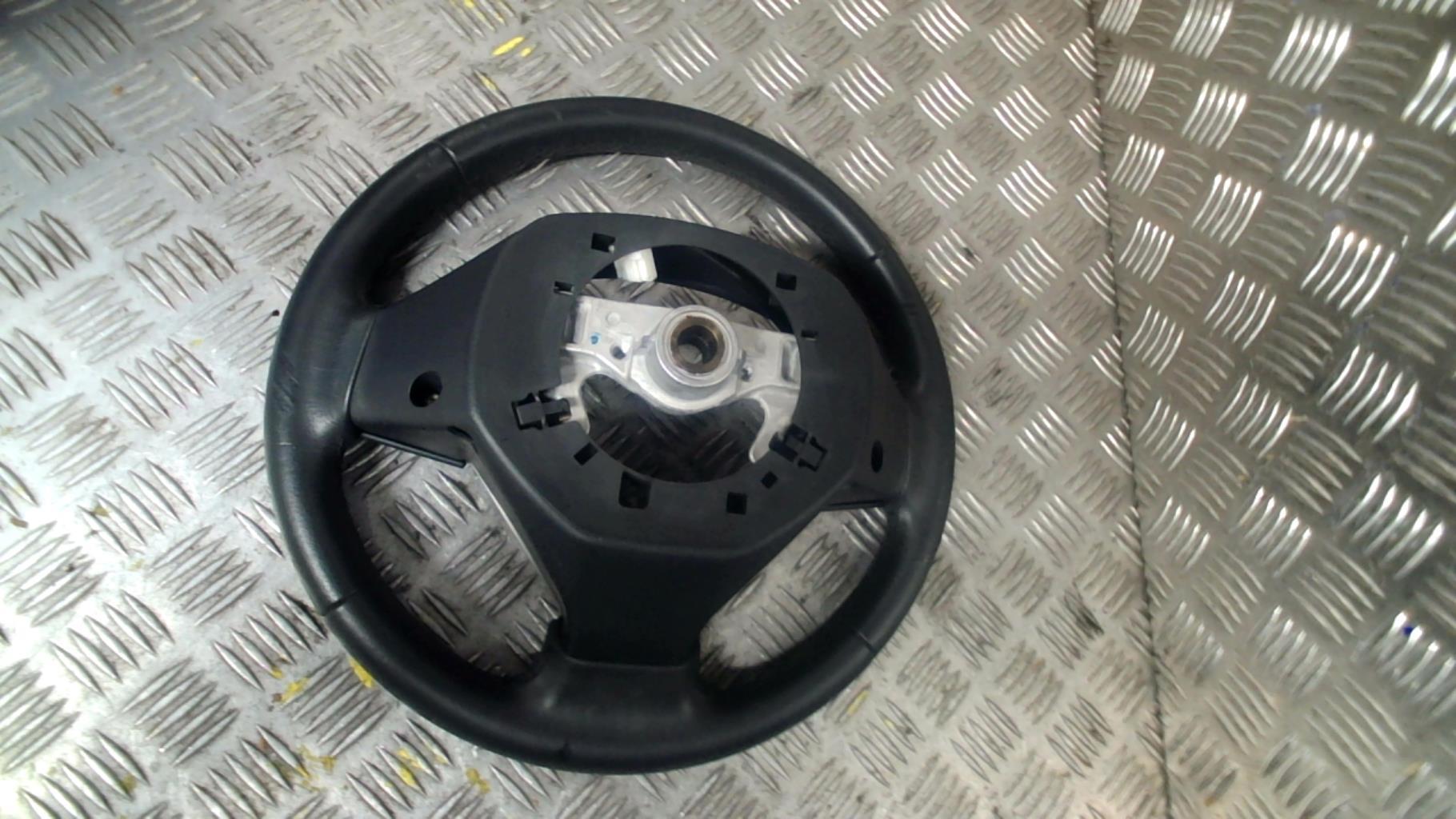 Volant SUZUKI SWIFT 4 Diesel - 1
