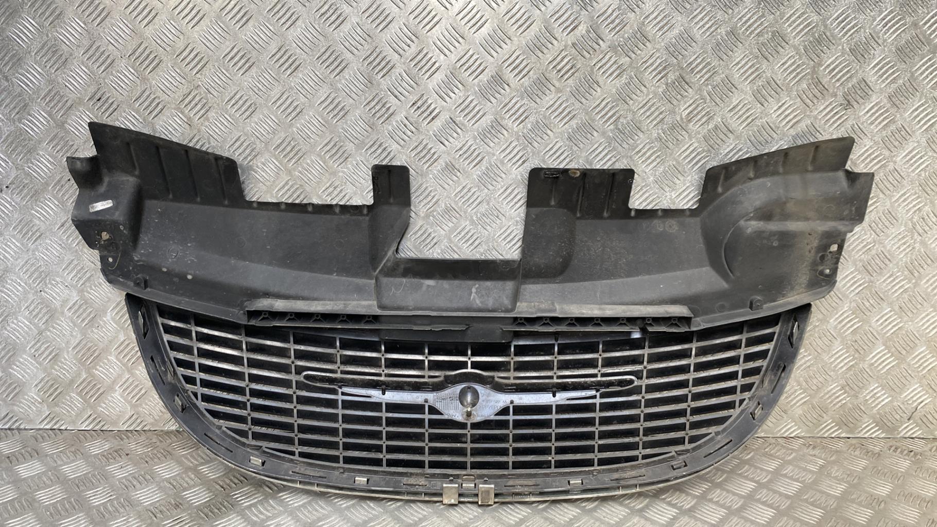 Calandre CHRYSLER GRAND VOYAGER 4 PHASE 1 Diesel - 1