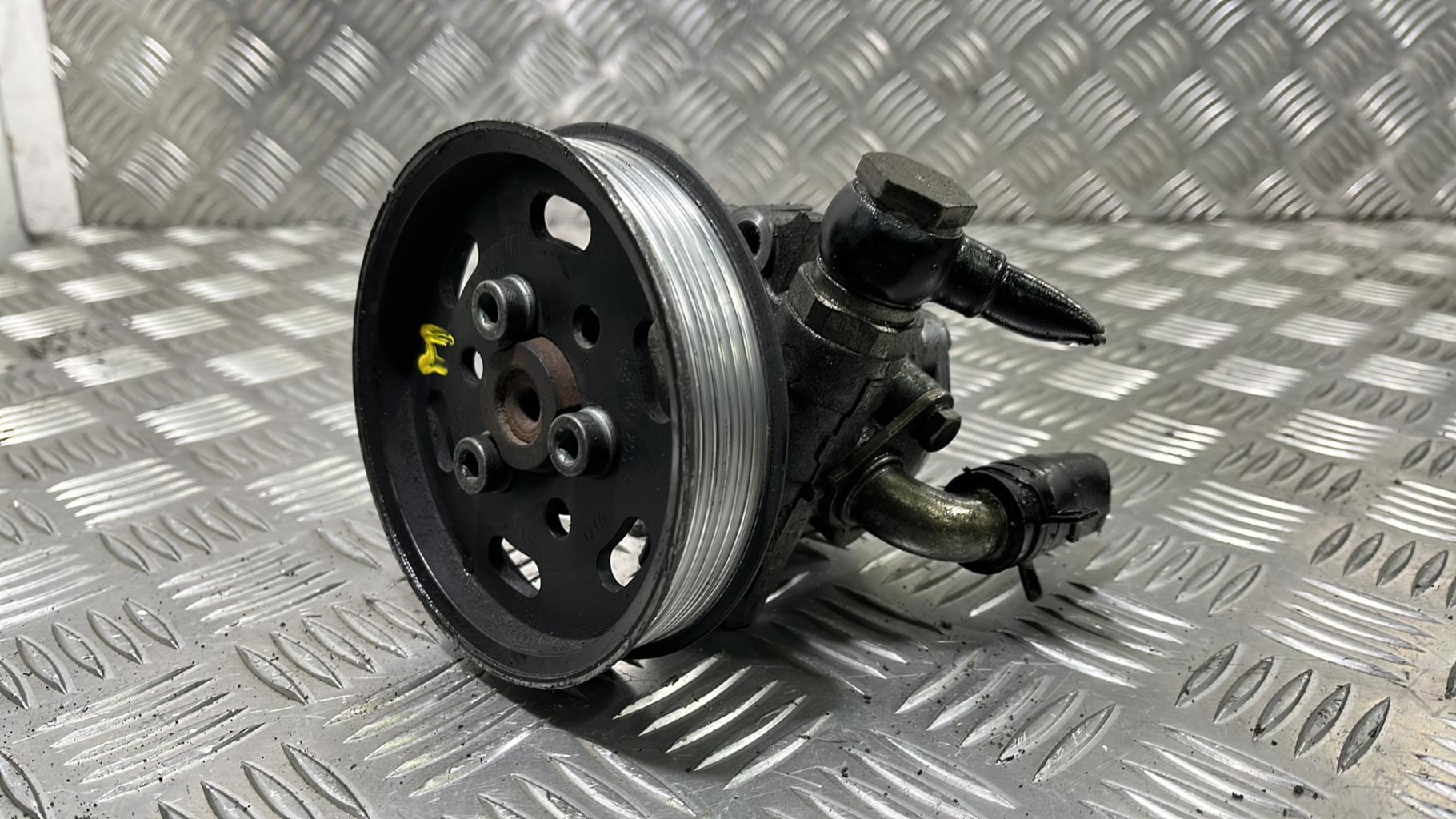 Pompe de direction VOLKSWAGEN BORA Diesel - 1