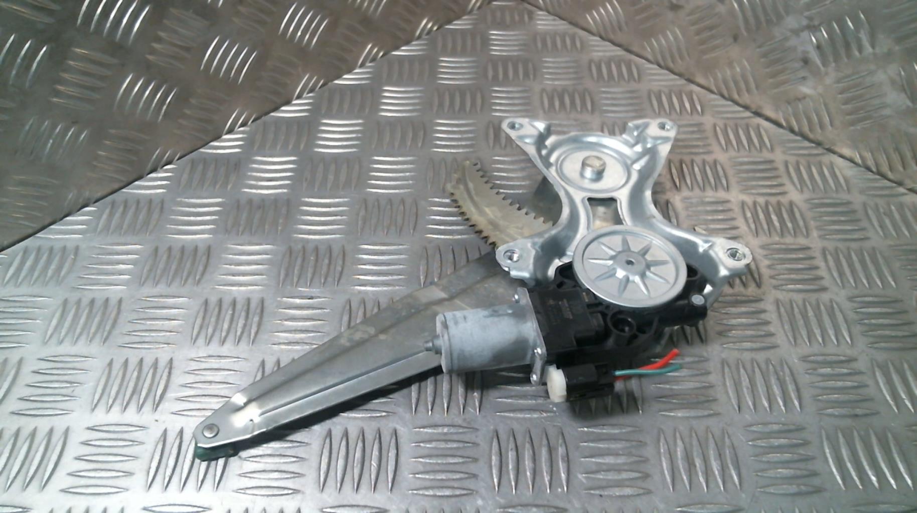Alzacristalli elettrico posteriore sinistro SUZUKI SWIFT 5 Gasolina/Híbrido - 1