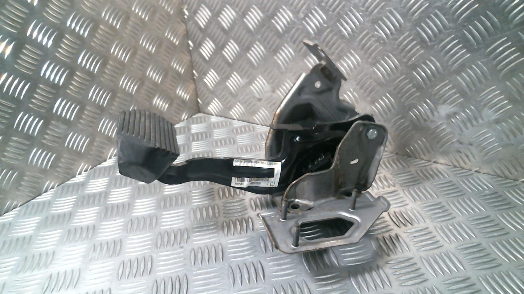 Pedale del freno PEUGEOT 208 1 PHASE 1 Diésel - 1