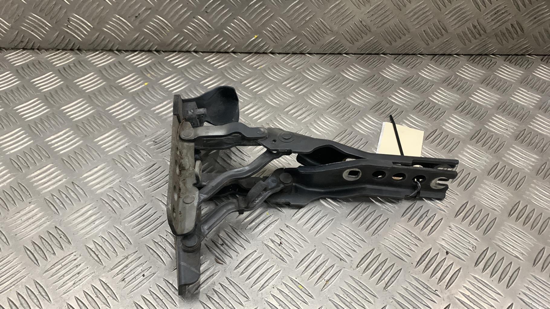 Charniere de capot AUDI A6 2 AVANT S6 PHASE 2 BREAK  - 1