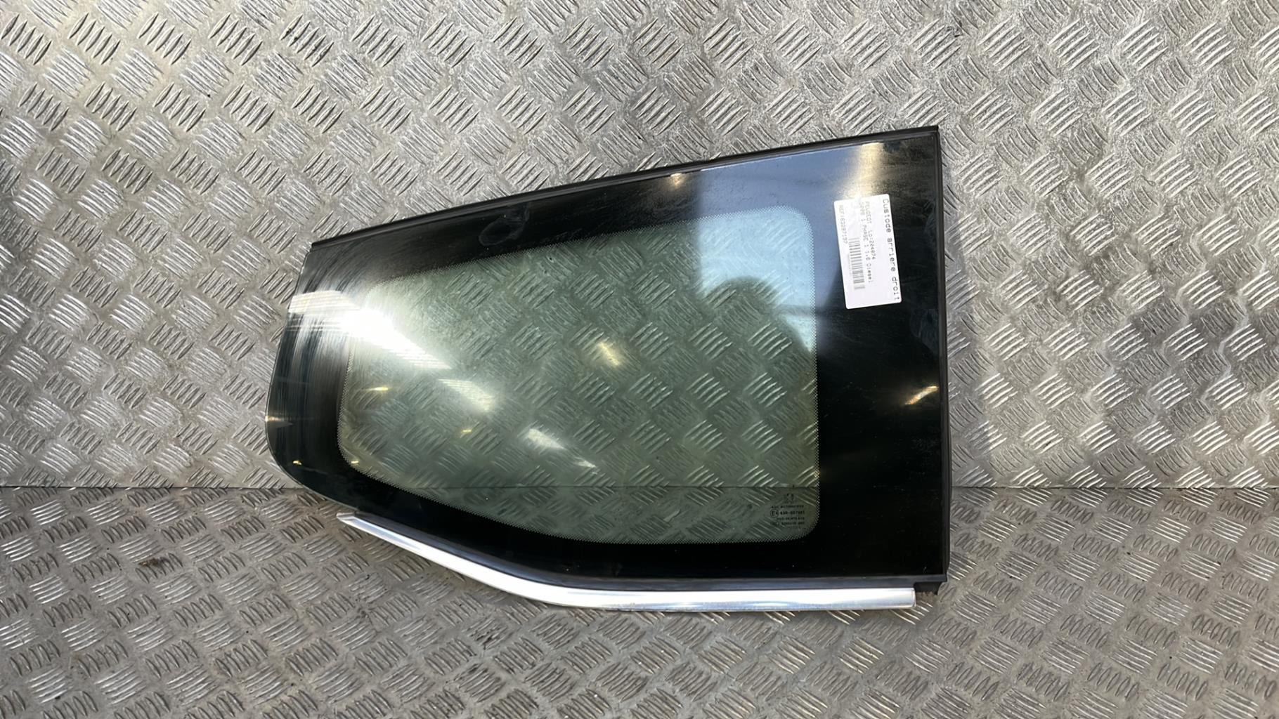 Ventanilla triangular trasera derecha PEUGEOT 5008 1 PHASE 1 Diésel - 1