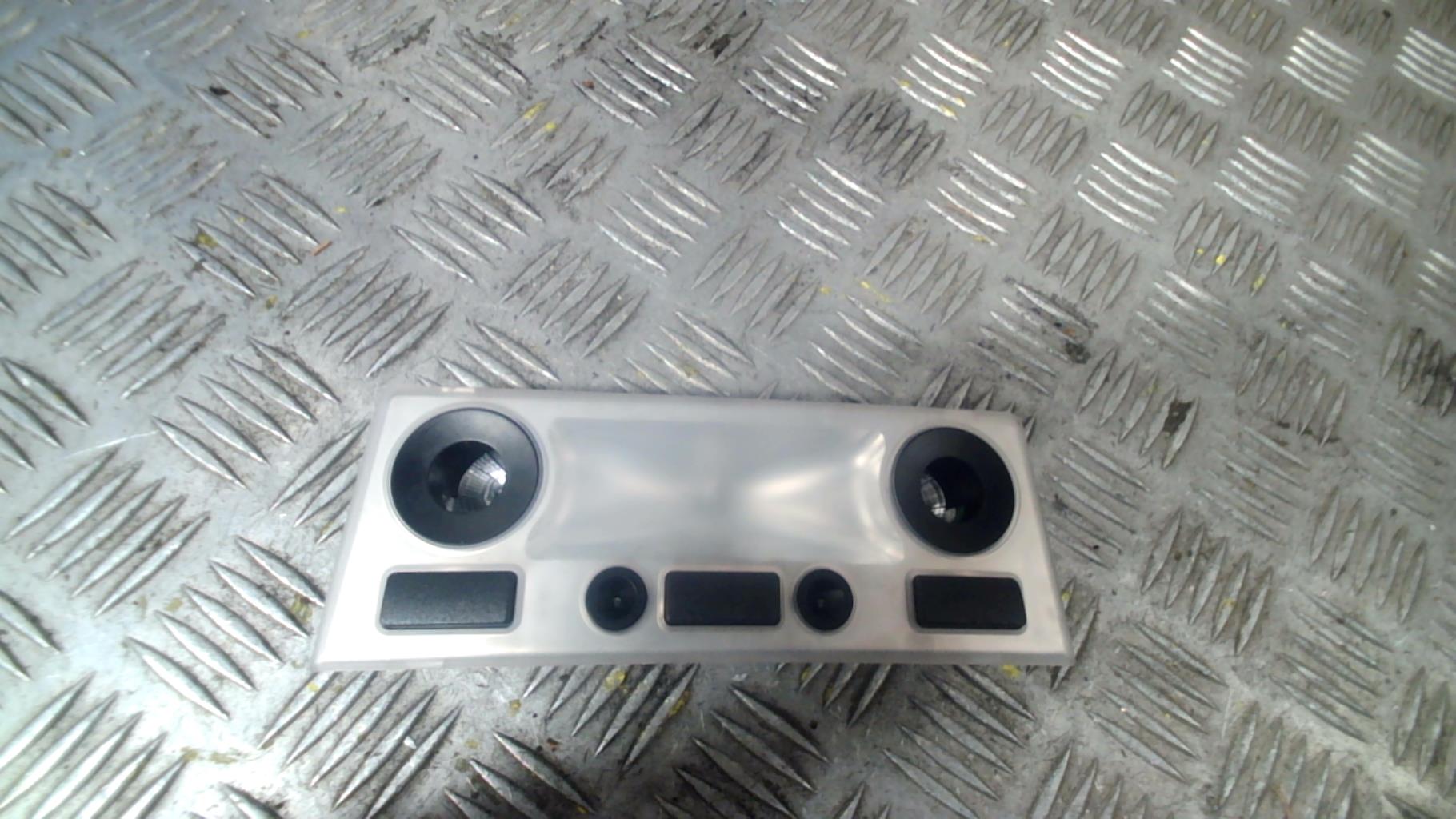 Eclairage de plafonnier BMW SERIE 5 E61 TOURING PHASE 1 BREAK Diesel - 1