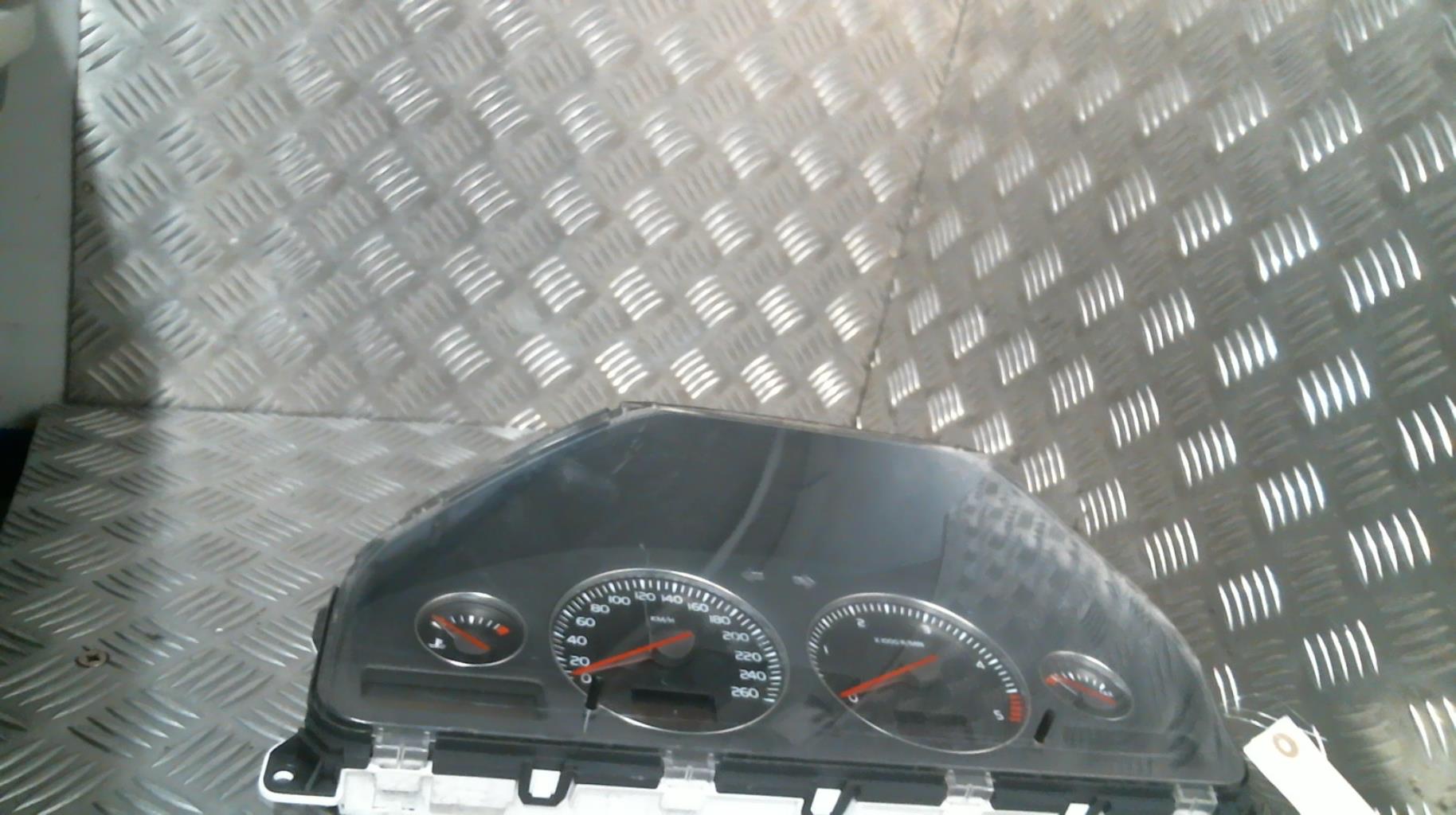 Tachimetro VOLVO XC 70 1 CROSS COUNTRY PHASE 2 BREAK Diésel - 1