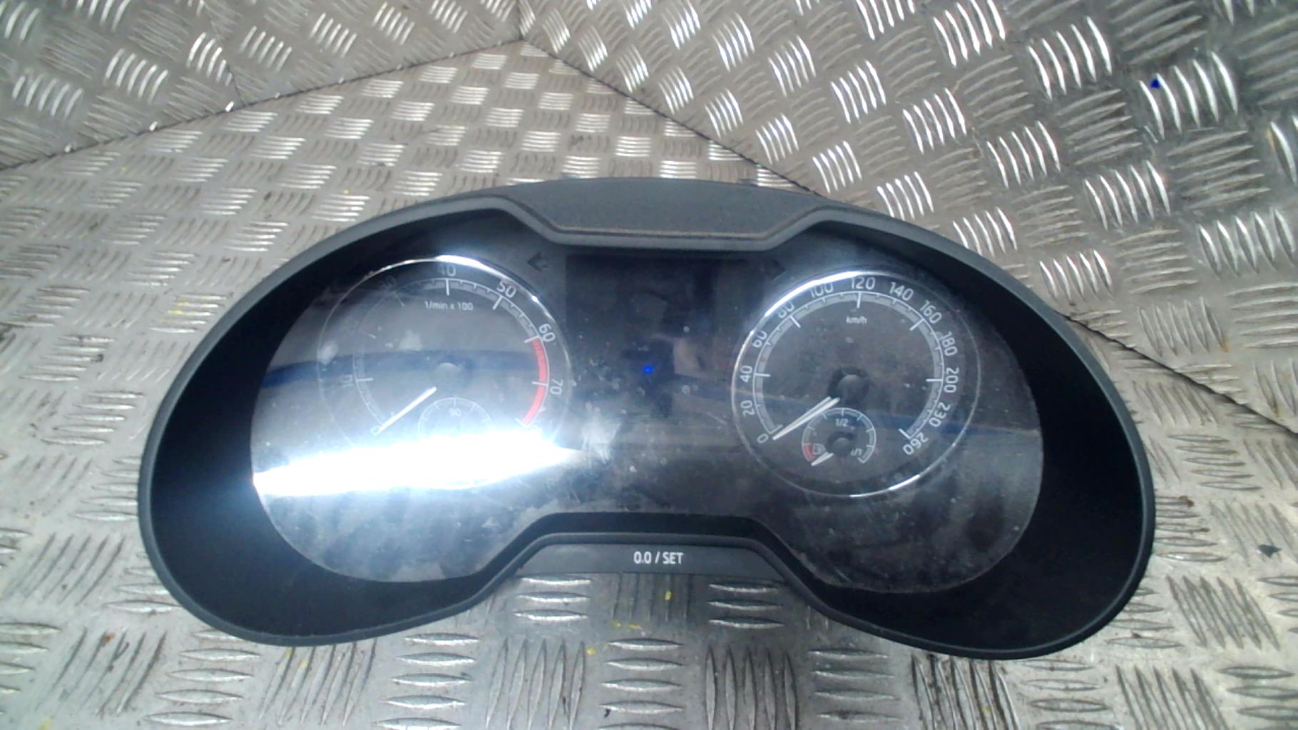 Compteur SKODA OCTAVIA 3 PHASE 2 Essence - 1