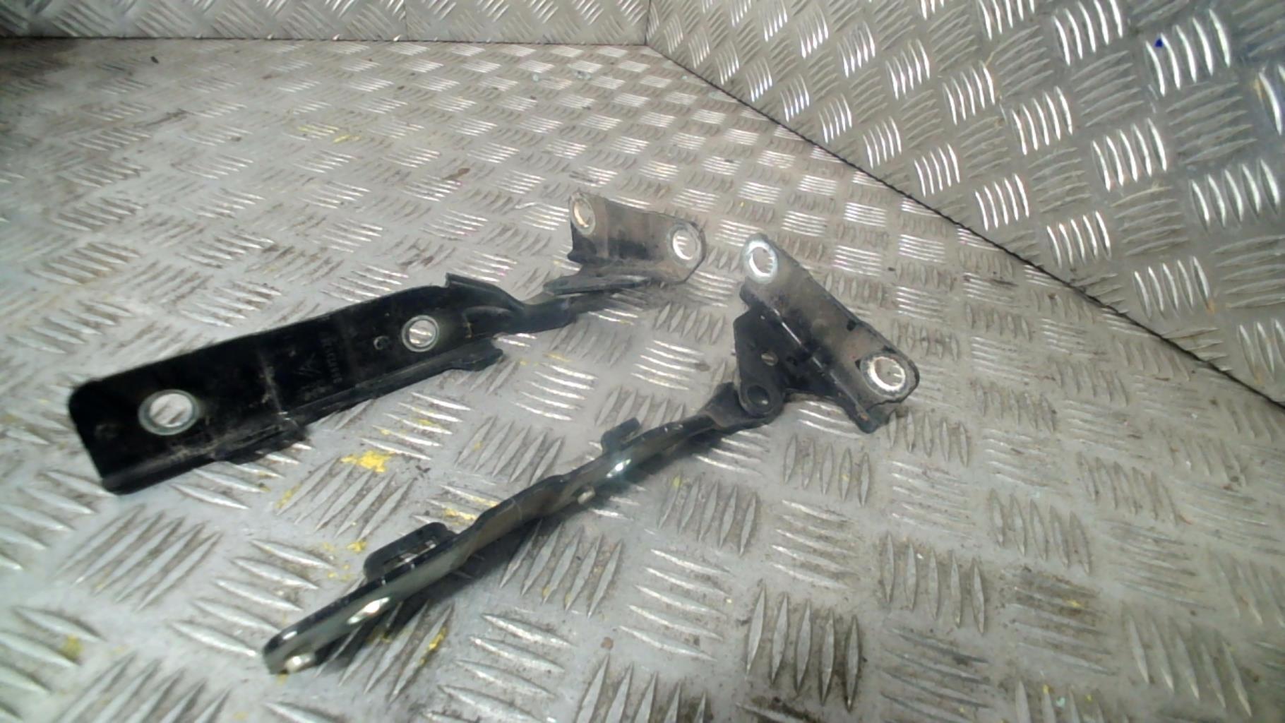 Charniere de capot CITROEN C5 2 Diesel - 1