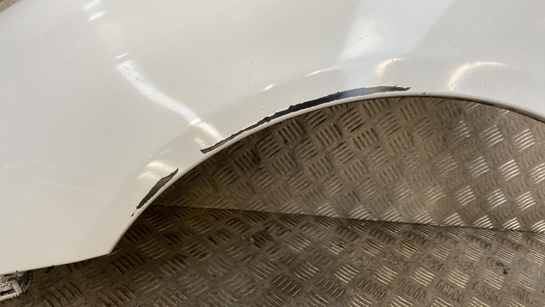 Aile avant gauche RENAULT CLIO 2 PHASE 1 Essence - 1