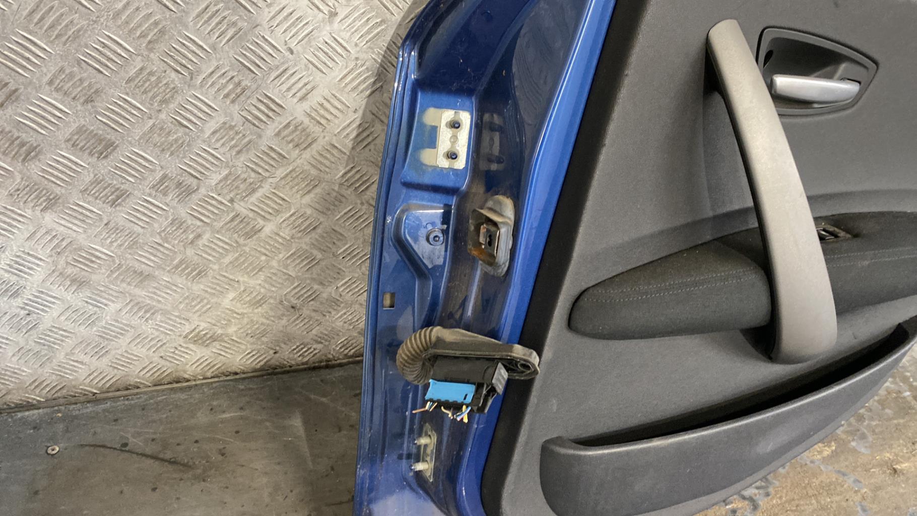 Puerta trasera derecha BMW SERIE 1 E87 PHASE 1 Diésel - 1