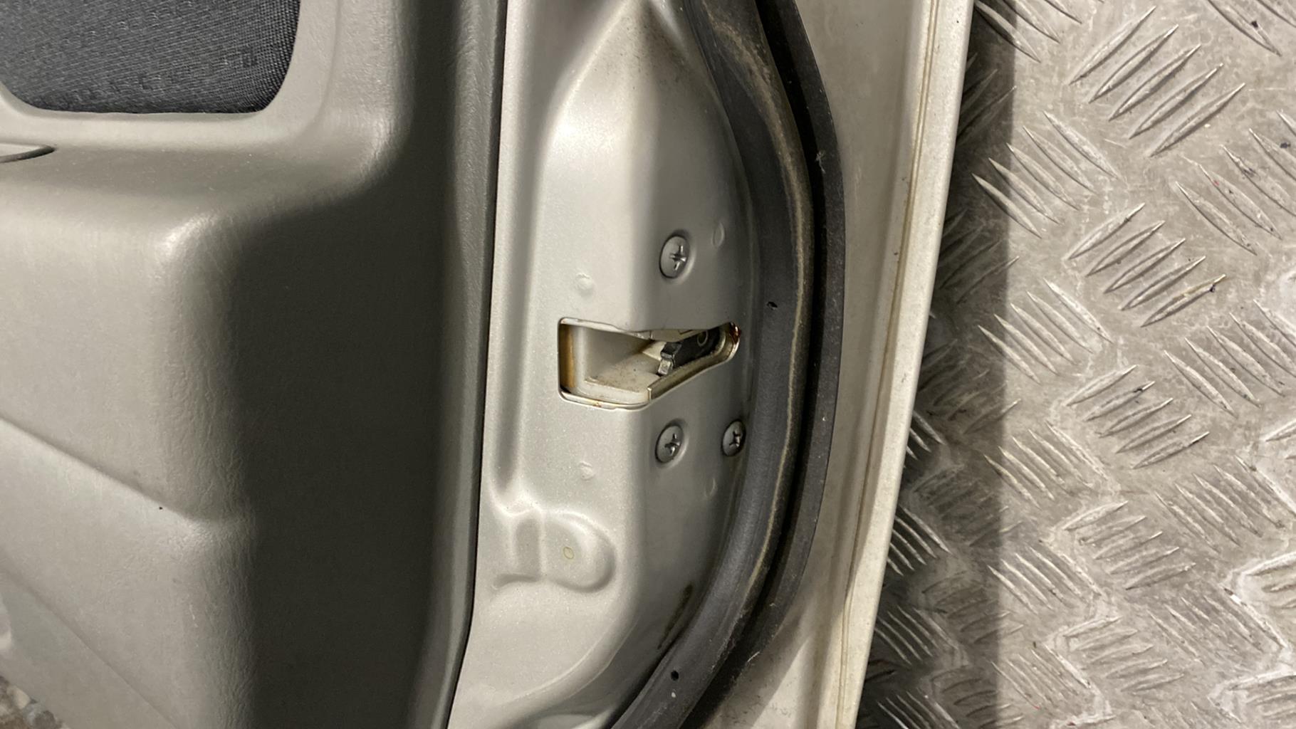 Portiera anteriore destra SUZUKI ALTO 2 Gasolina - 1