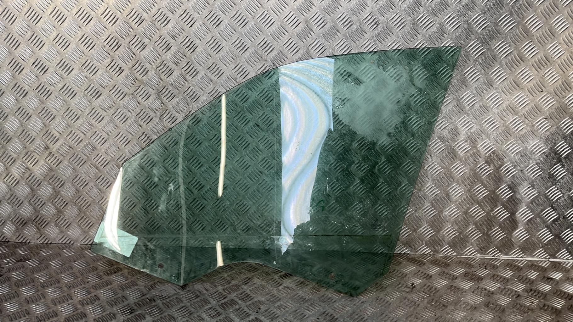 Vitre avant droit BMW X3 E83 PHASE 2 Diesel - 1