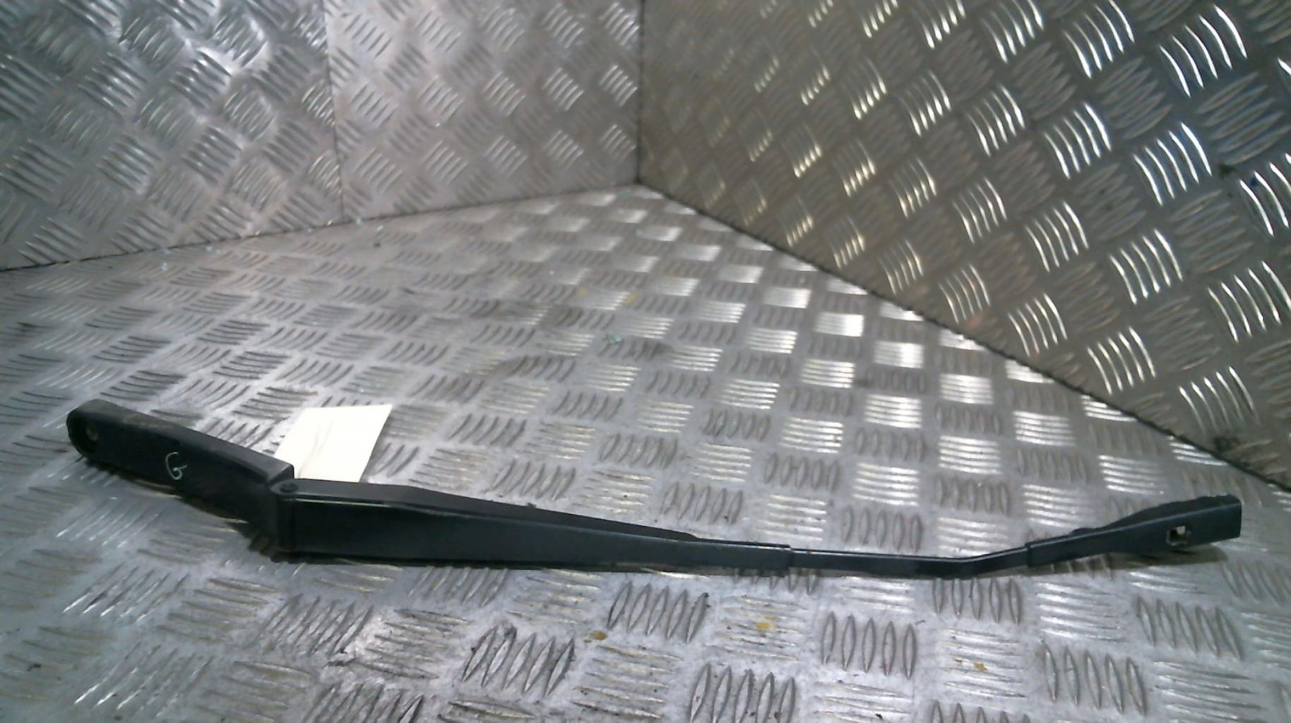 Braccio tergicristallo anteriore sinistro VOLKSWAGEN JETTA 4 Diésel - 1