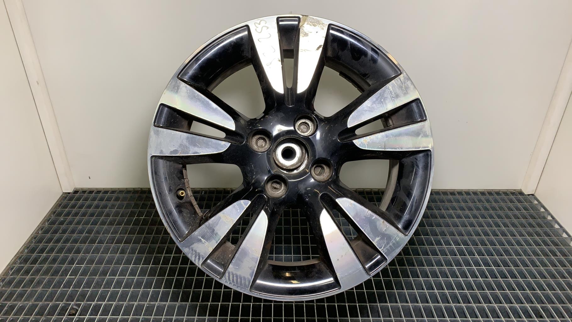 Llanta CITROEN DS3  - 1