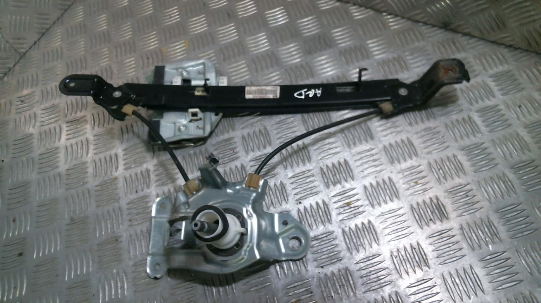Alzacristalli manuale posteriore destro SEAT LEON 2 PHASE 1 Diésel - 1