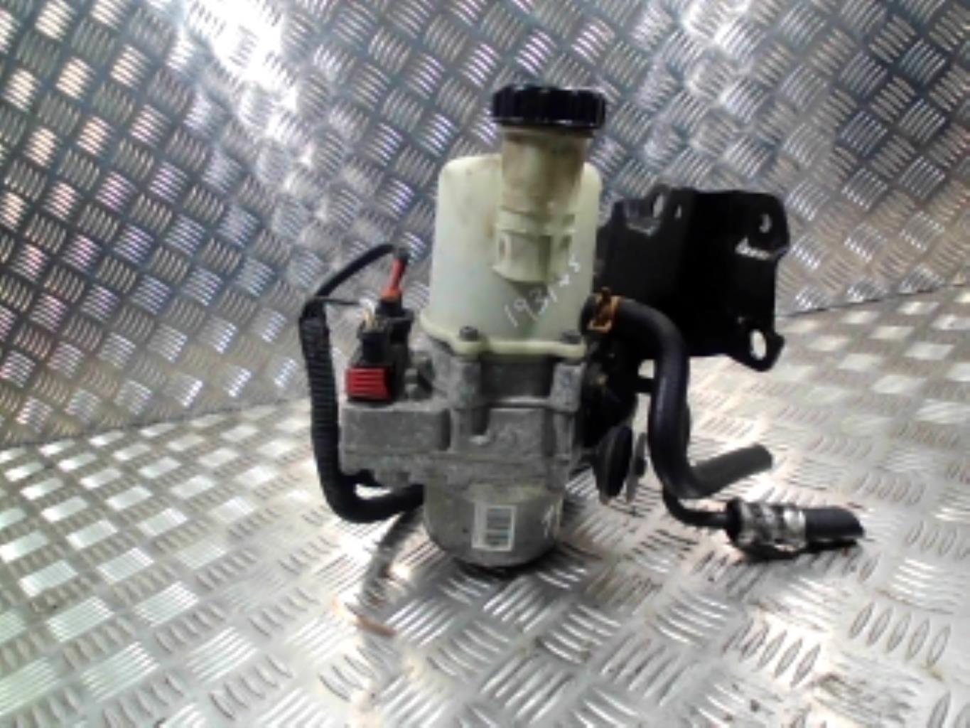 Pompe de direction DACIA SANDERO 1 Diesel - 1