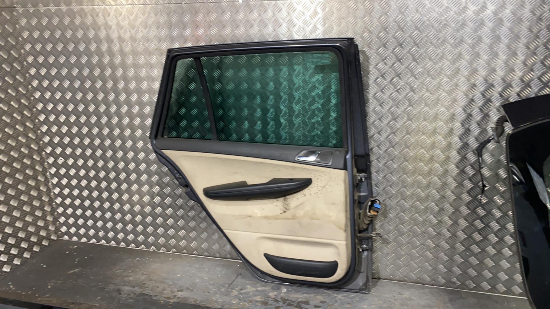 Portiera posteriore sinistra SKODA FABIA 1 PHASE 2 BREAK Diésel - 1