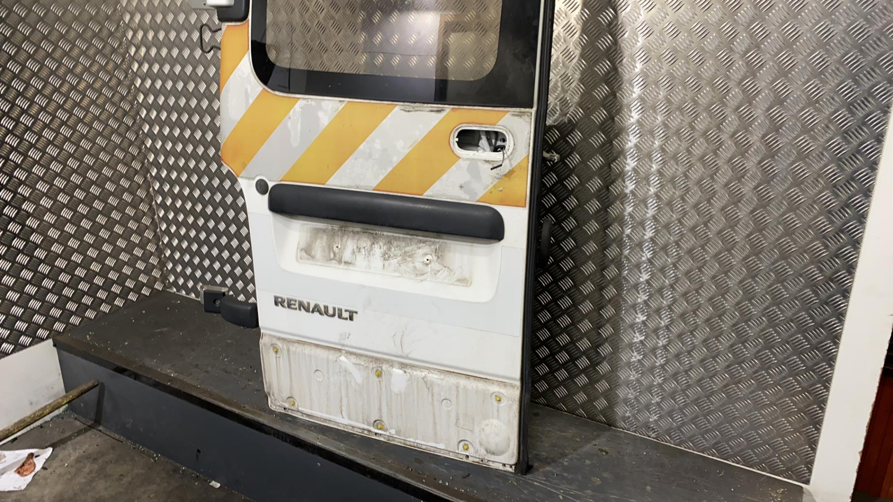 Porte de coffre gauche RENAULT MASTER 2 PHASE 3 Diesel - 1