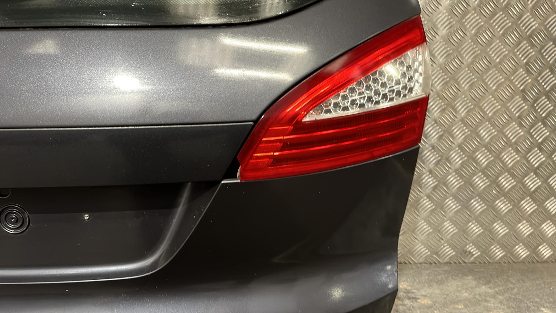 Portabagagli/Portellone posteriore FORD MONDEO 3 PHASE 1 BREAK Gasolina - 1