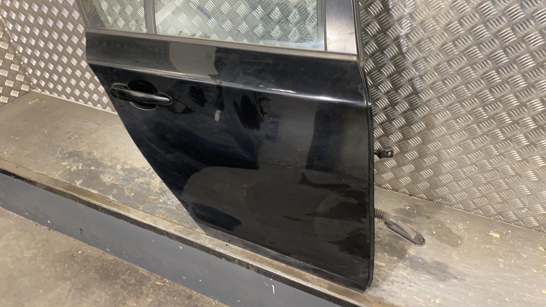 Puerta trasera derecha BMW SERIE 1 E87 PHASE 2 Diésel - 1