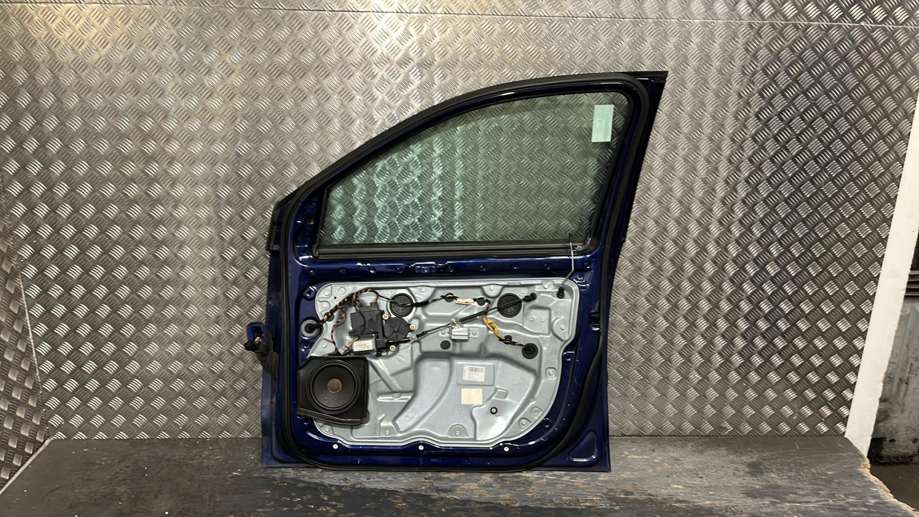 Portiera anteriore destra VOLKSWAGEN POLO 4 PHASE 1 Diésel - 1