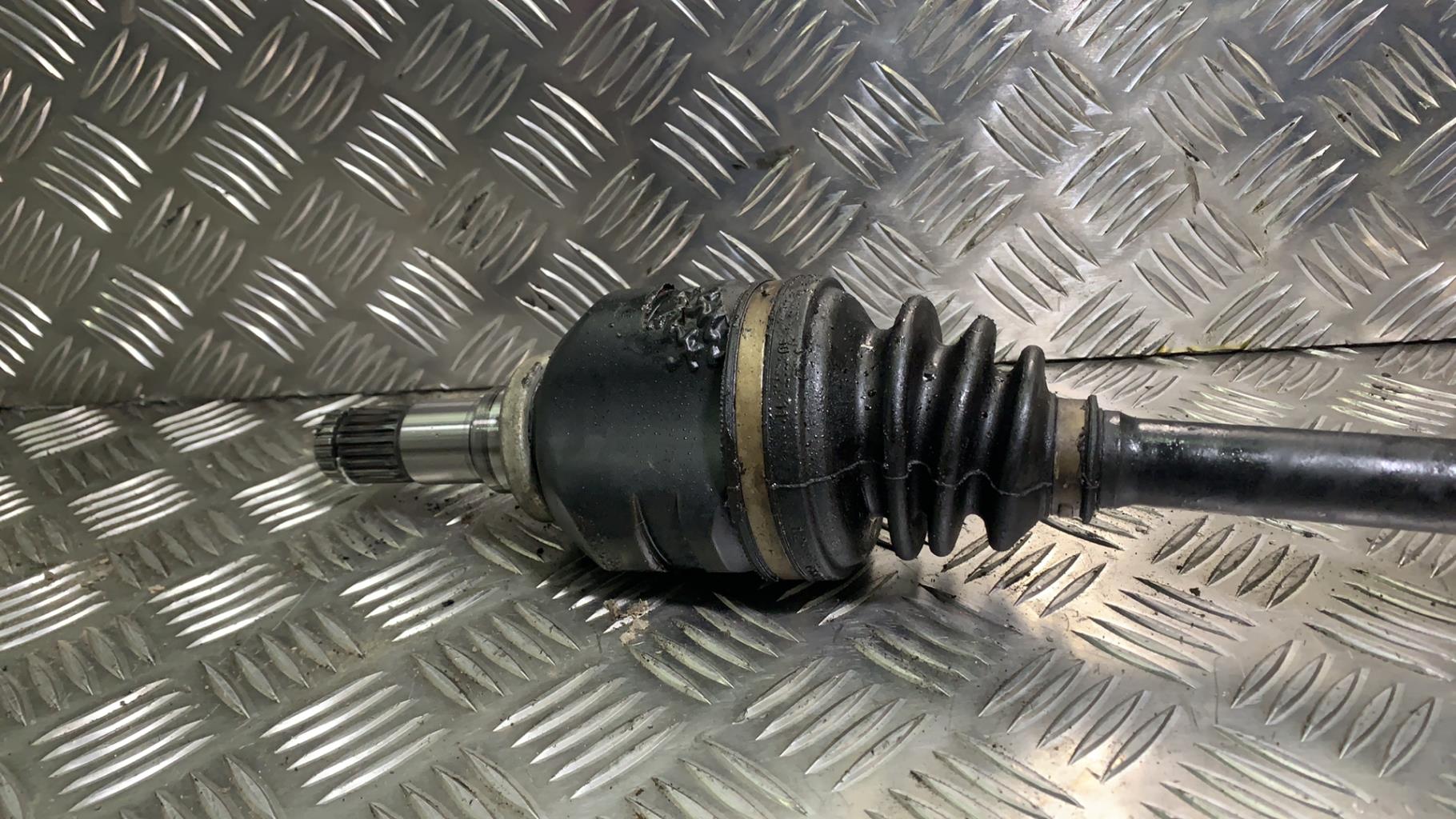Giunto cardanico albero di trasmissione sinistro TOYOTA YARIS 3 PHASE 1 Gasolina/Híbrido - 1
