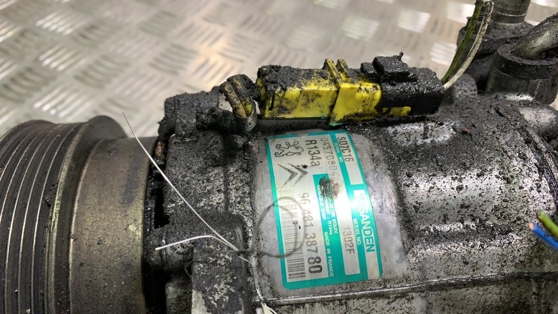 Compresseur clim CITROEN C5 1 PHASE 2 BREAK Essence - 1