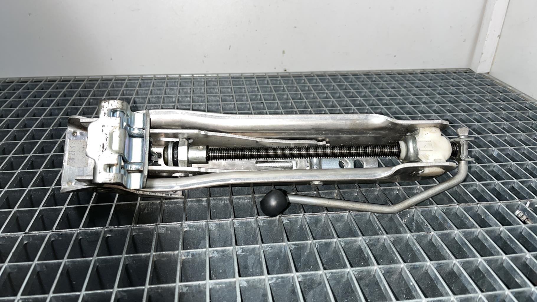 Cric AUDI A4 2 AVANT PHASE 2 BREAK  - 1