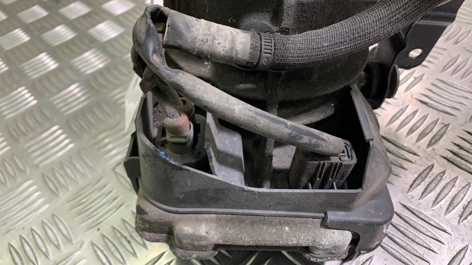 Pompe de direction CITROEN C4 PICASSO 1 Diesel - 1