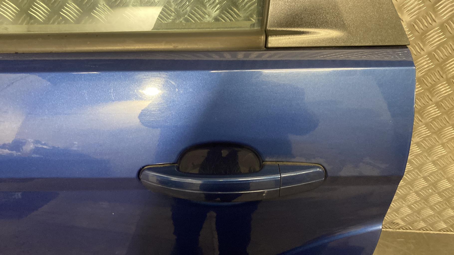 Puerta trasera izquierda FORD FOCUS 2 PHASE 2 Diésel - 1