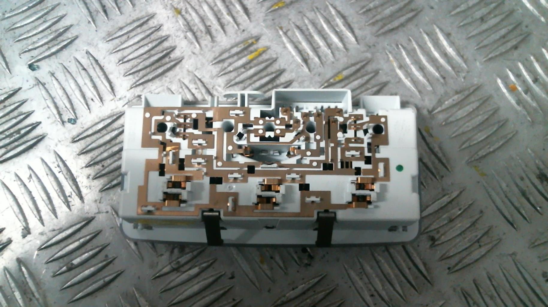 Eclairage de plafonnier OPEL ASTRA J PHASE 1 Diesel - 1