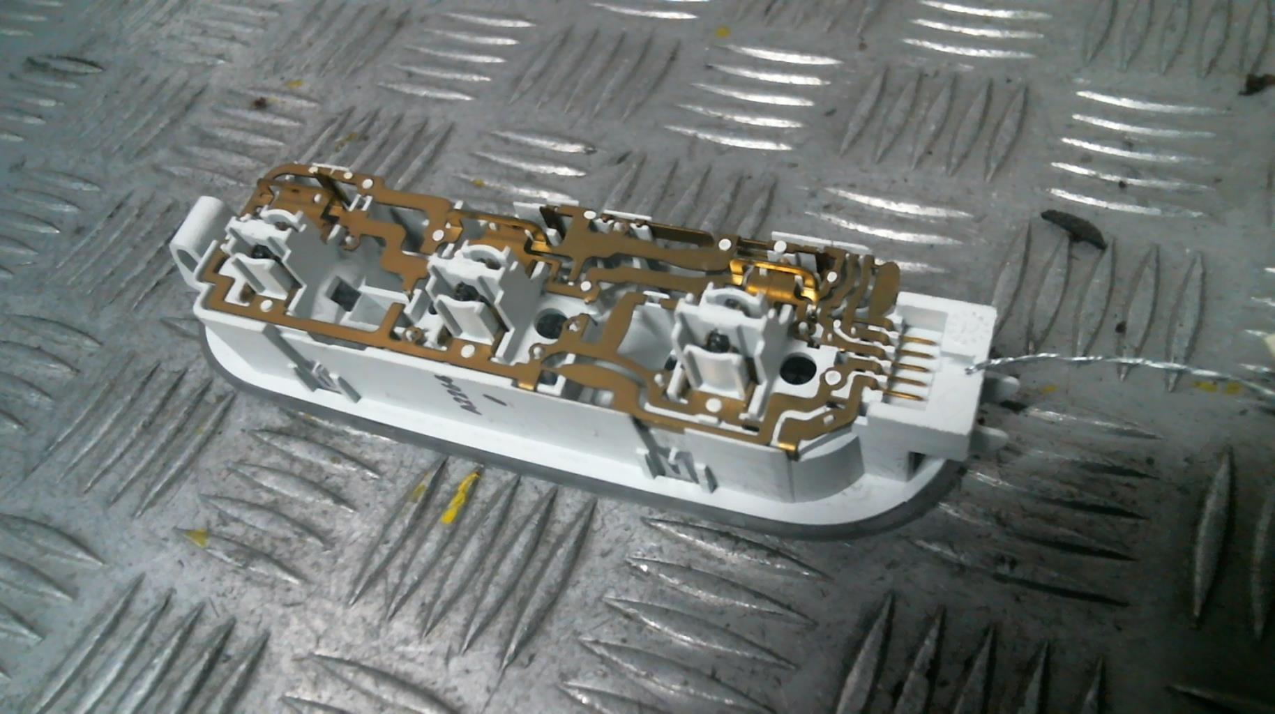 Luce di cortesia NISSAN MICRA 4 PHASE 1 Gasolina - 1