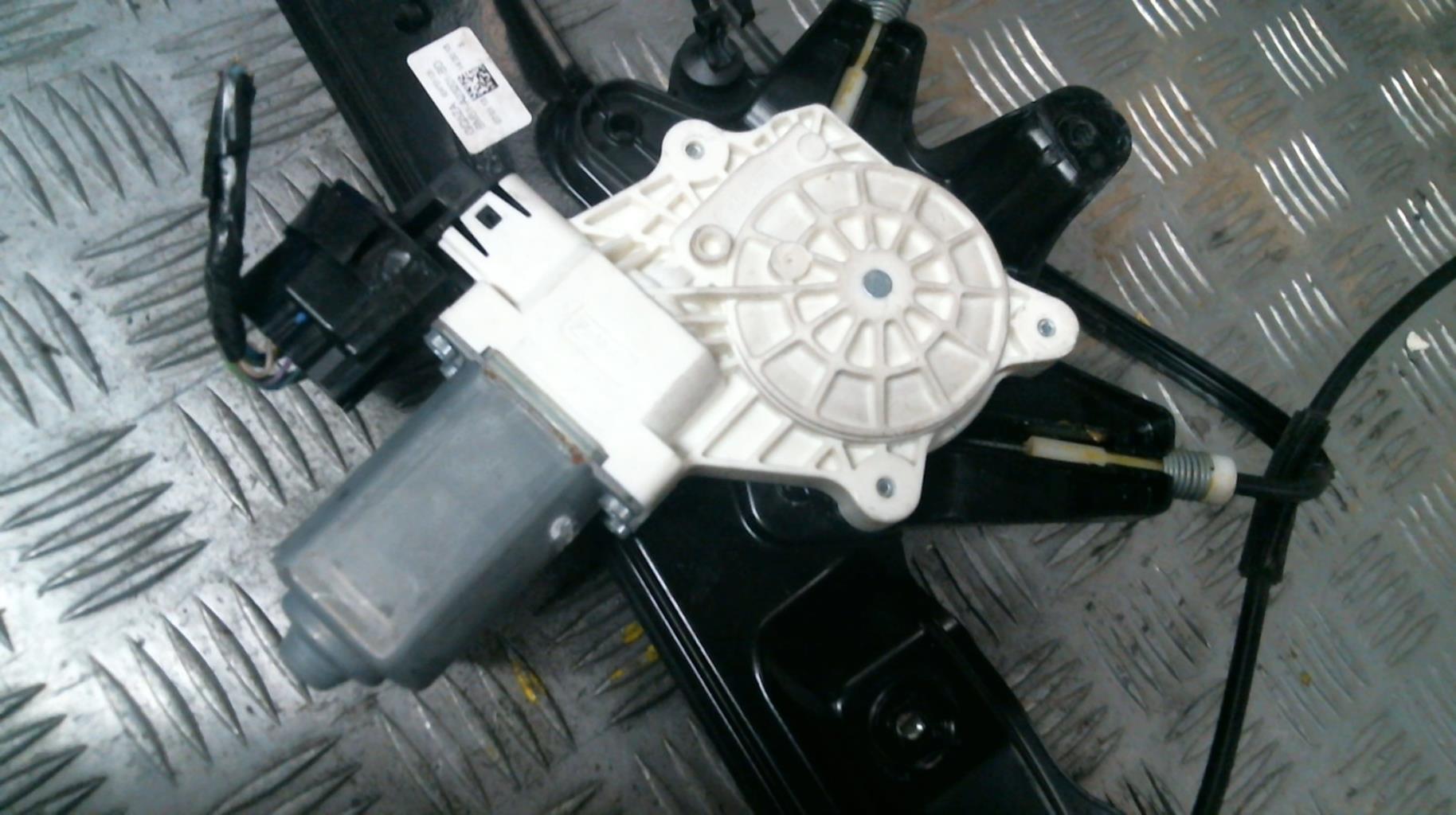 Alzacristalli elettrico anteriore sinistro FORD FOCUS 3 PHASE 1 Gasolina - 1