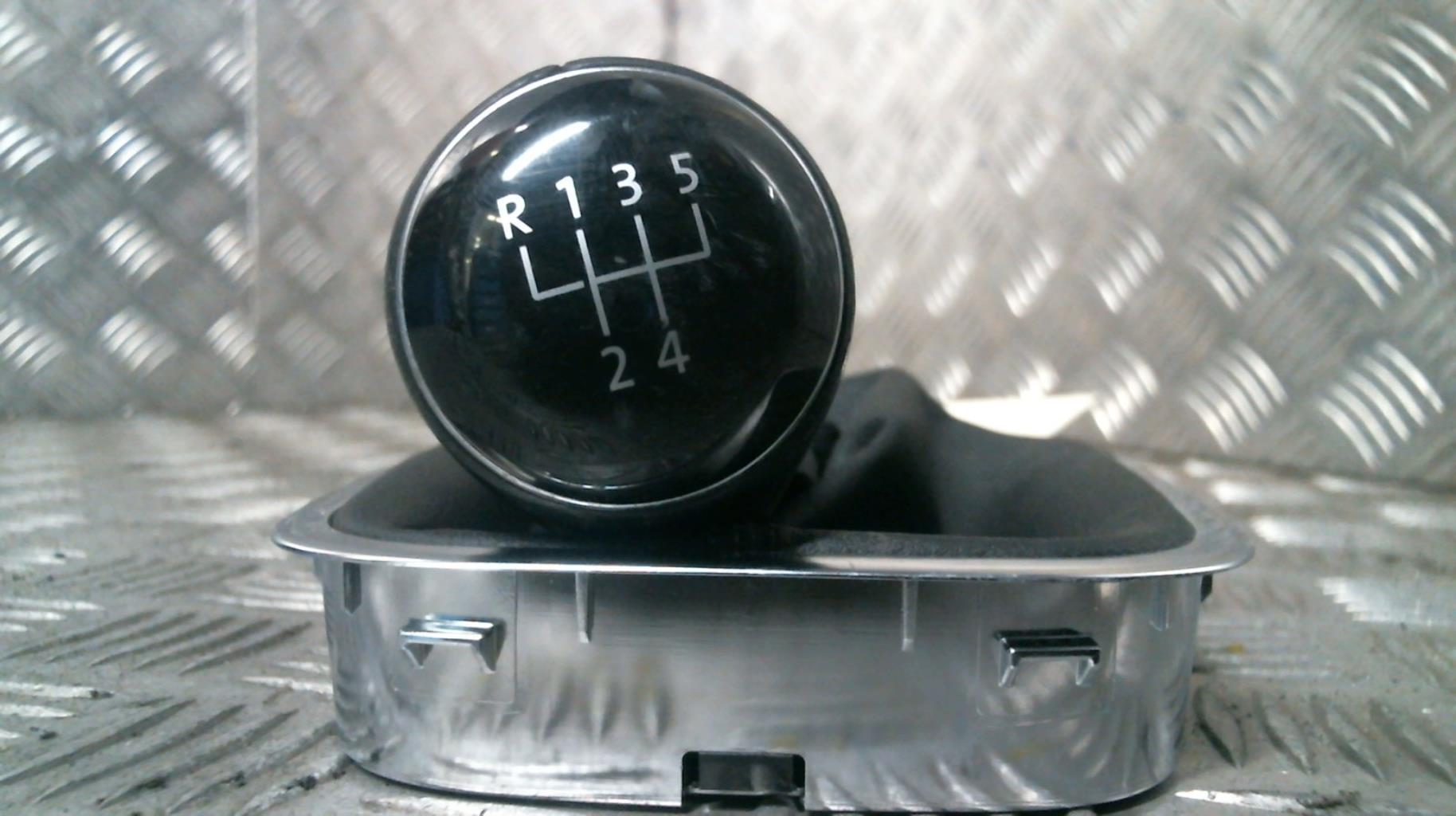 Pomello del cambio VOLKSWAGEN POLO 5 PHASE 1 Gasolina - 1
