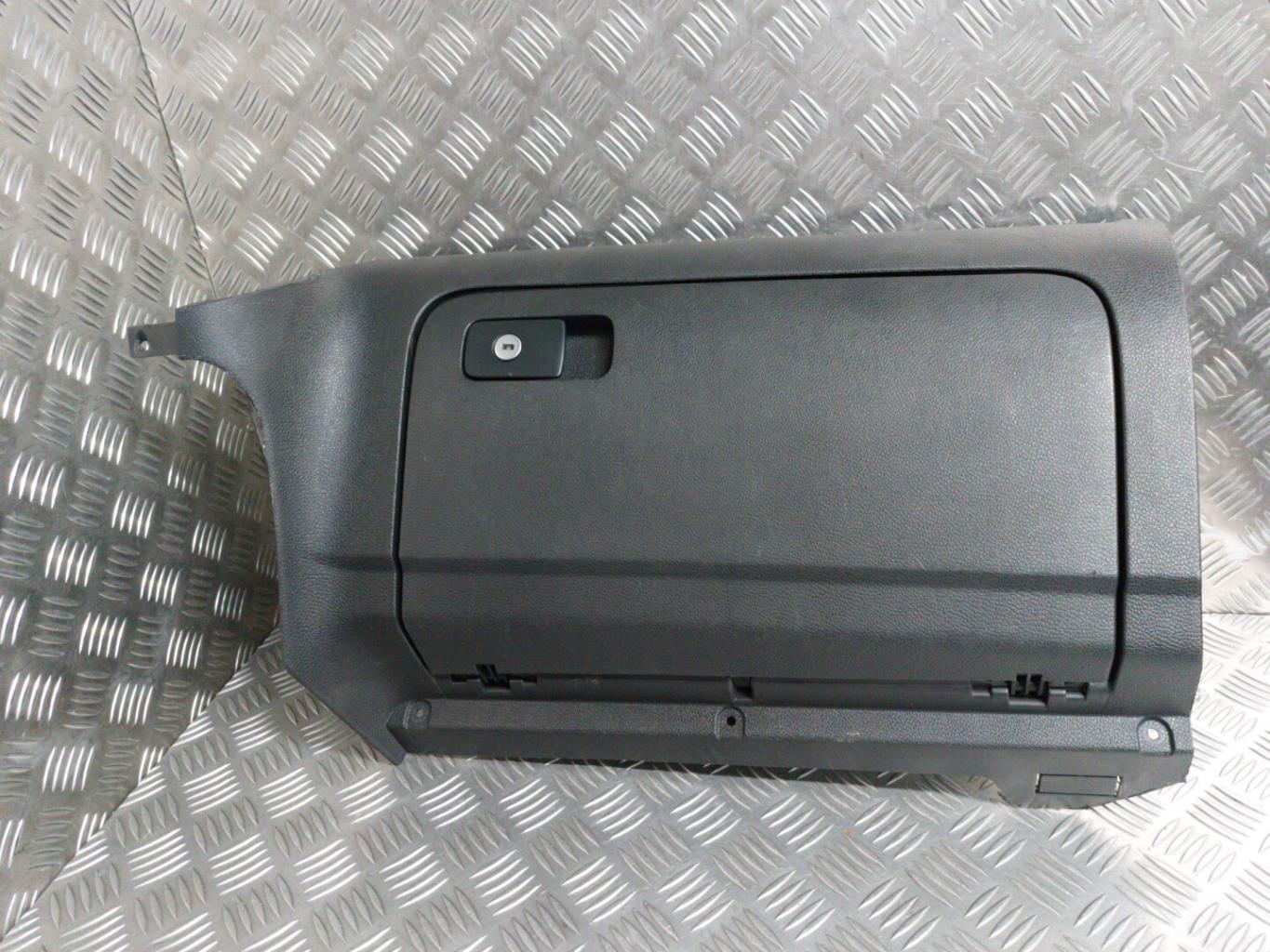 Boite a gants VOLKSWAGEN GOLF 6 Diesel - 1