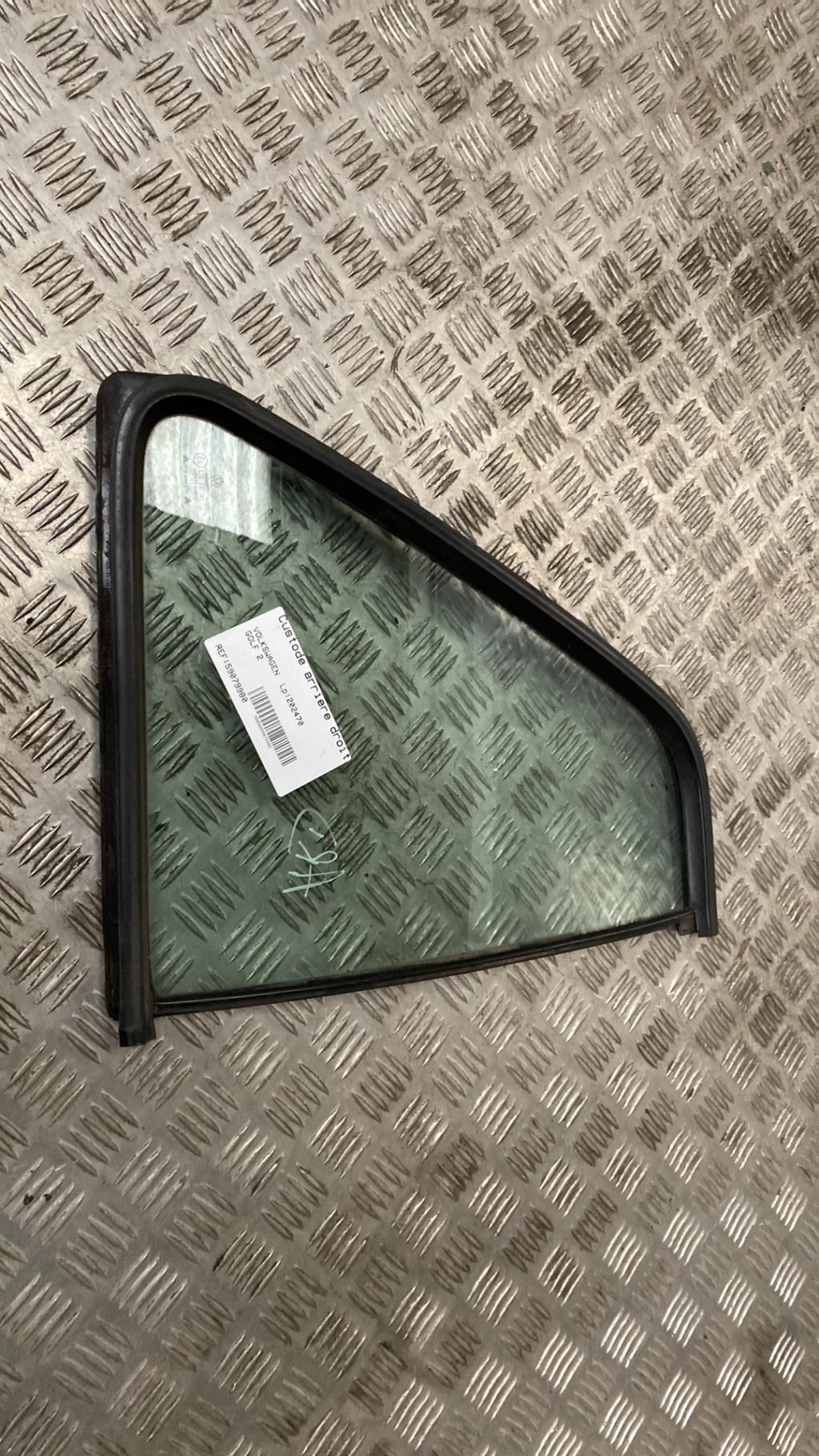 Ventanilla triangular trasera derecha (puerta) VOLKSWAGEN GOLF 2  - 1