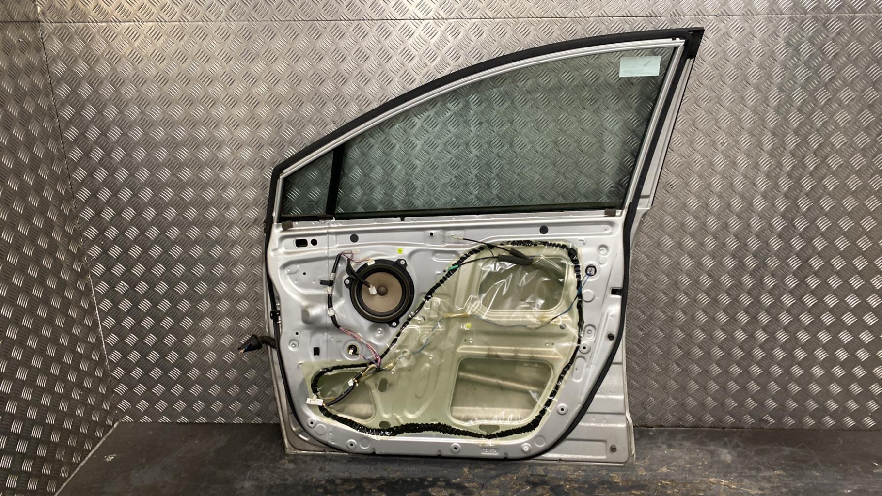 Portiera anteriore destra TOYOTA COROLLA VERSO 2 PHASE 2 Diésel - 1
