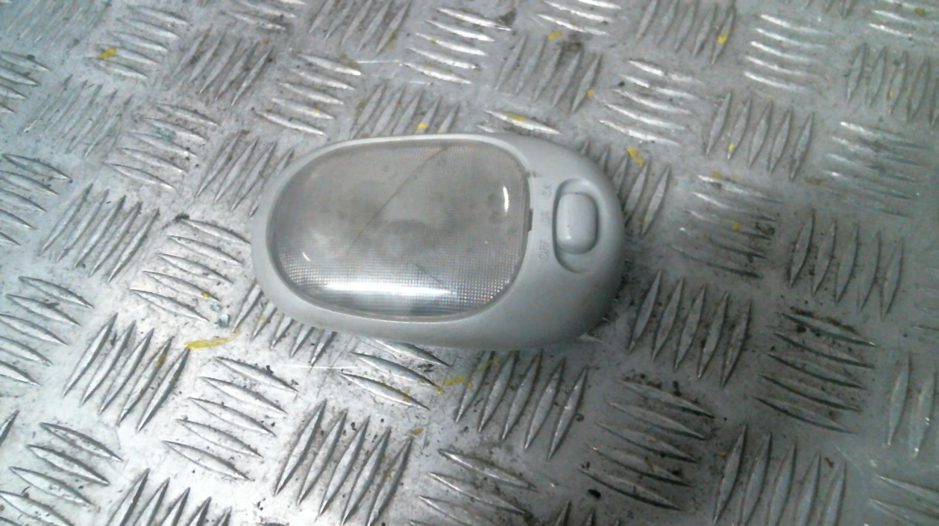 Luce di cortesia HYUNDAI PONY 3 Gasolina - 1