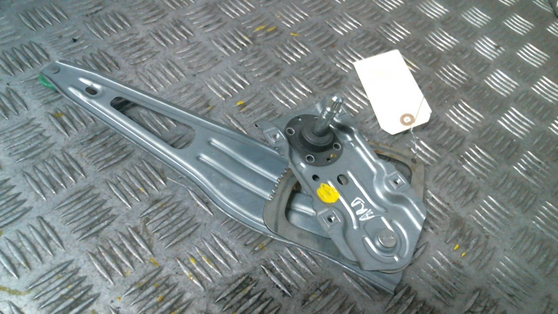 Alzacristalli manuale posteriore destro TOYOTA YARIS 2 PHASE 1 Diésel - 1
