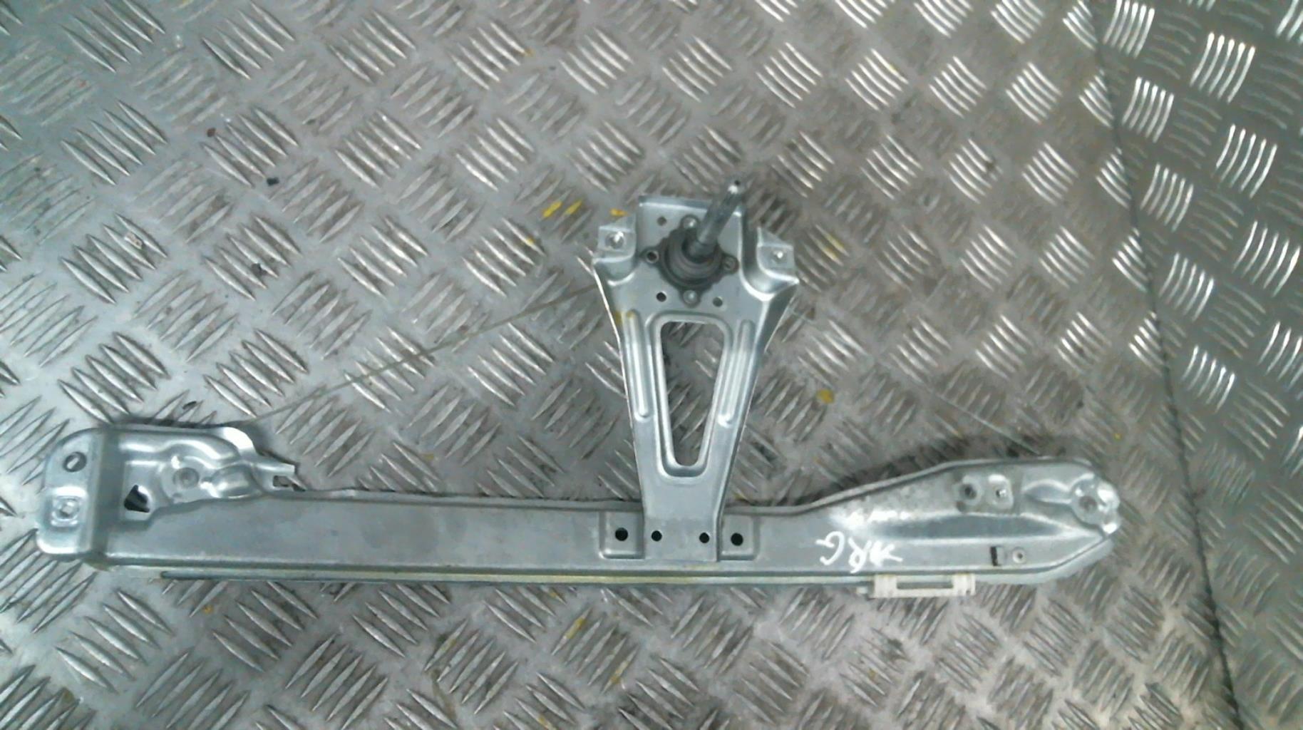Alzacristalli manuale posteriore sinistro RENAULT CLIO 3 PHASE 1 BREAK Diésel - 1