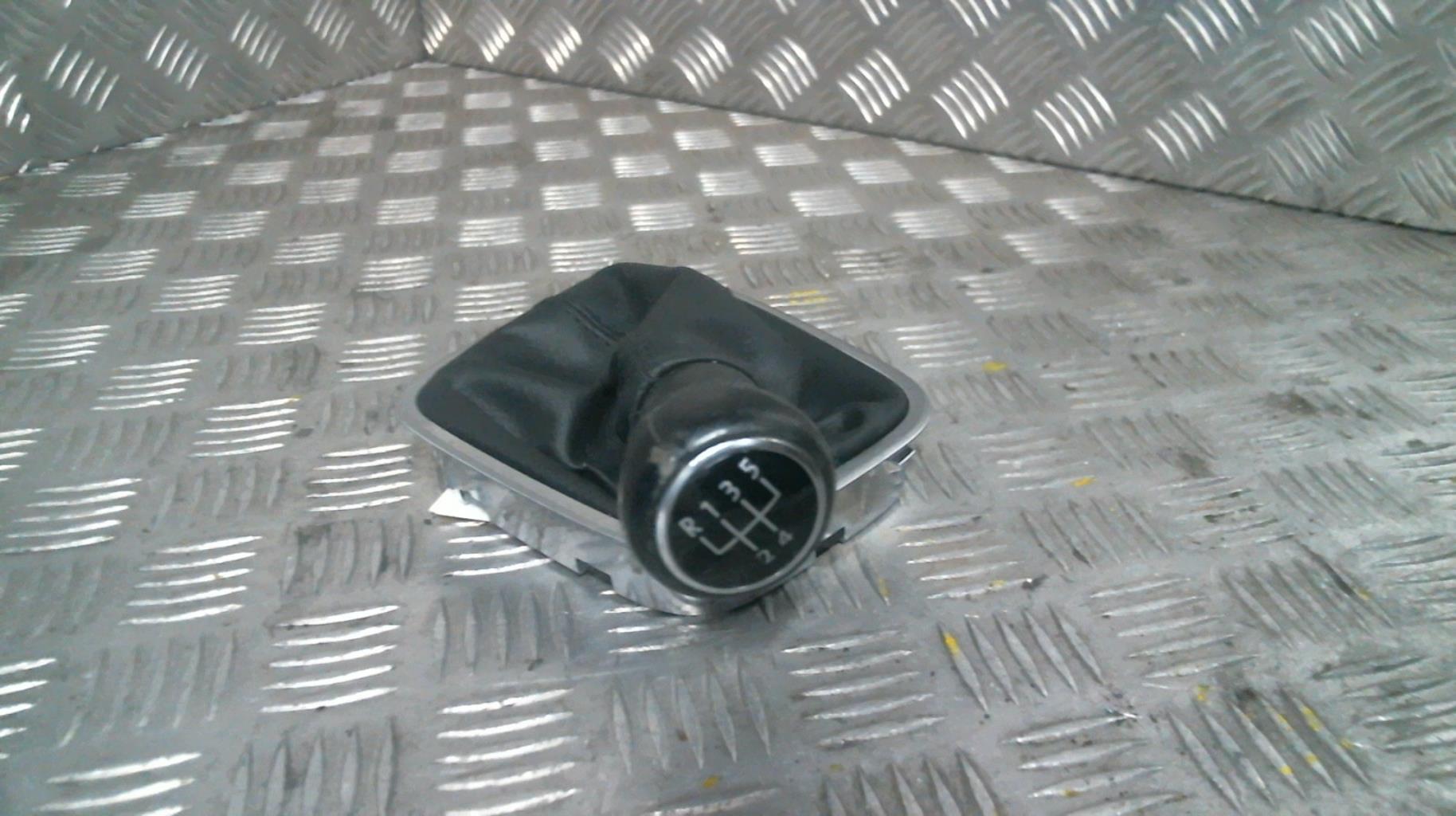 Pomello del cambio VOLKSWAGEN POLO 5 PHASE 1 Diésel - 1